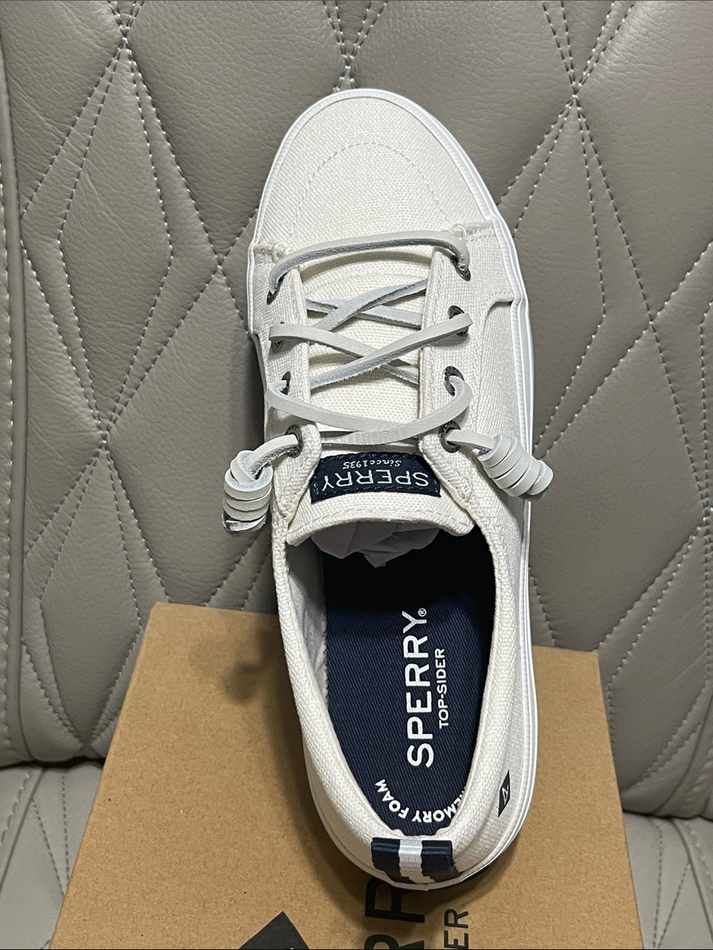 Sperry women’s Crest Vibe Linen White Sneakers with Navy Label - Picture 11 of 11